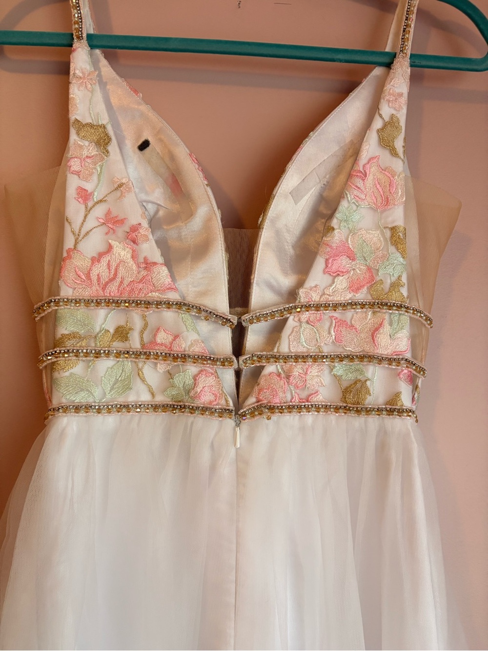 ❤️Alyce Paris Pink Floral Embroidered White Tulle Bottom - Picture 5 of 9
